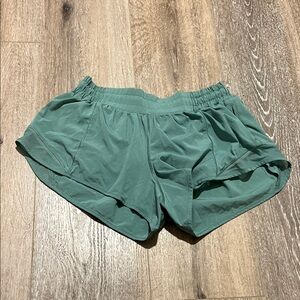 2.5” lulu shorts